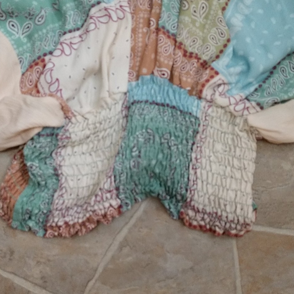 1.4.3. Story by Line Up Pastel Patchwork V-Neck Blouse - Picture 11 of 12